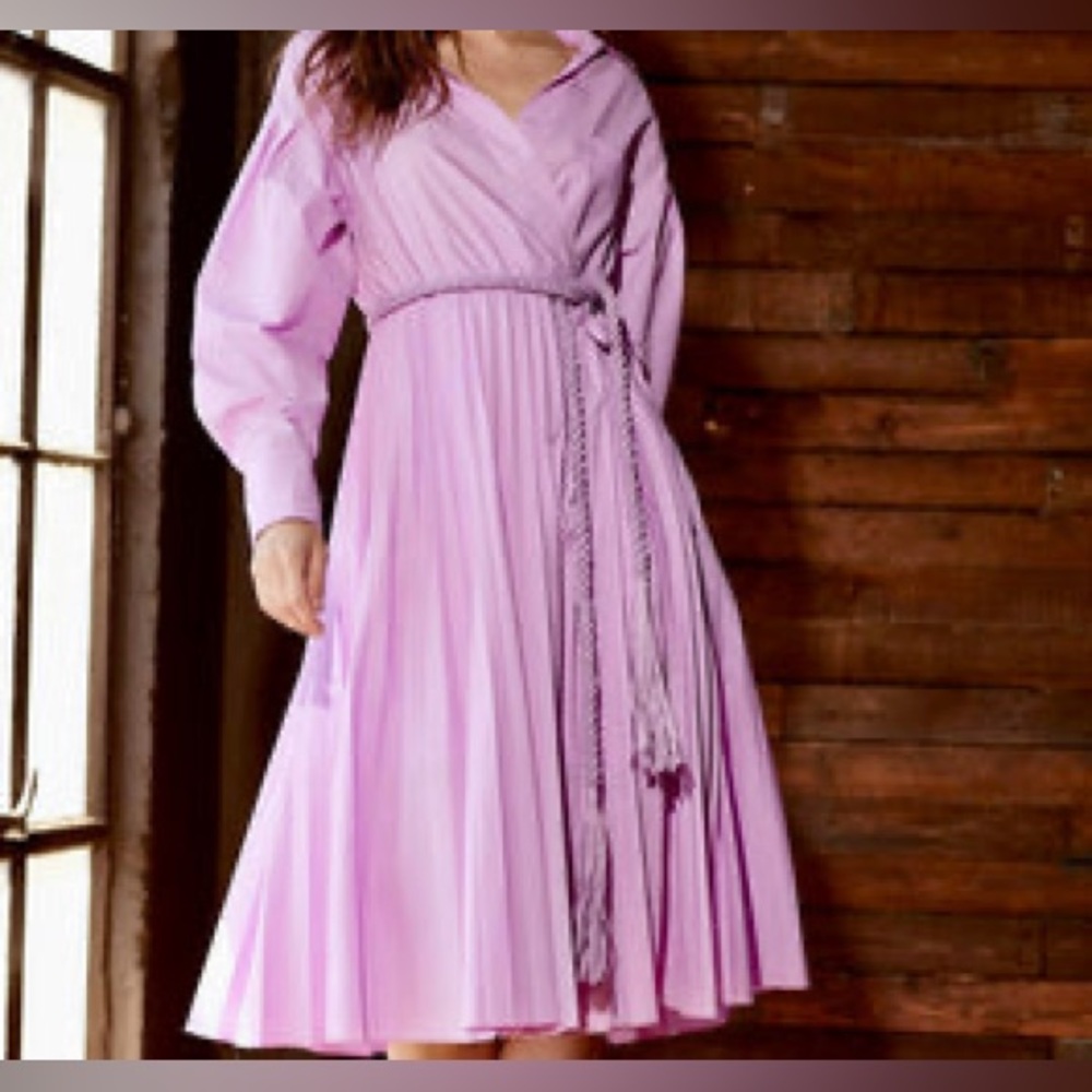 Size Small, lilac, pleated dress //brand: reveuse